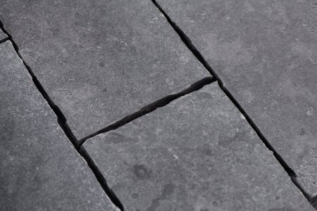 London Grey Cobblestones Honed/Tumble Split-Edge