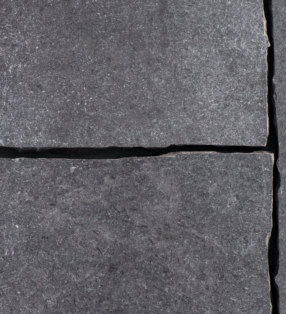 London Grey Cobblestones Honed/Tumble Split-Edge