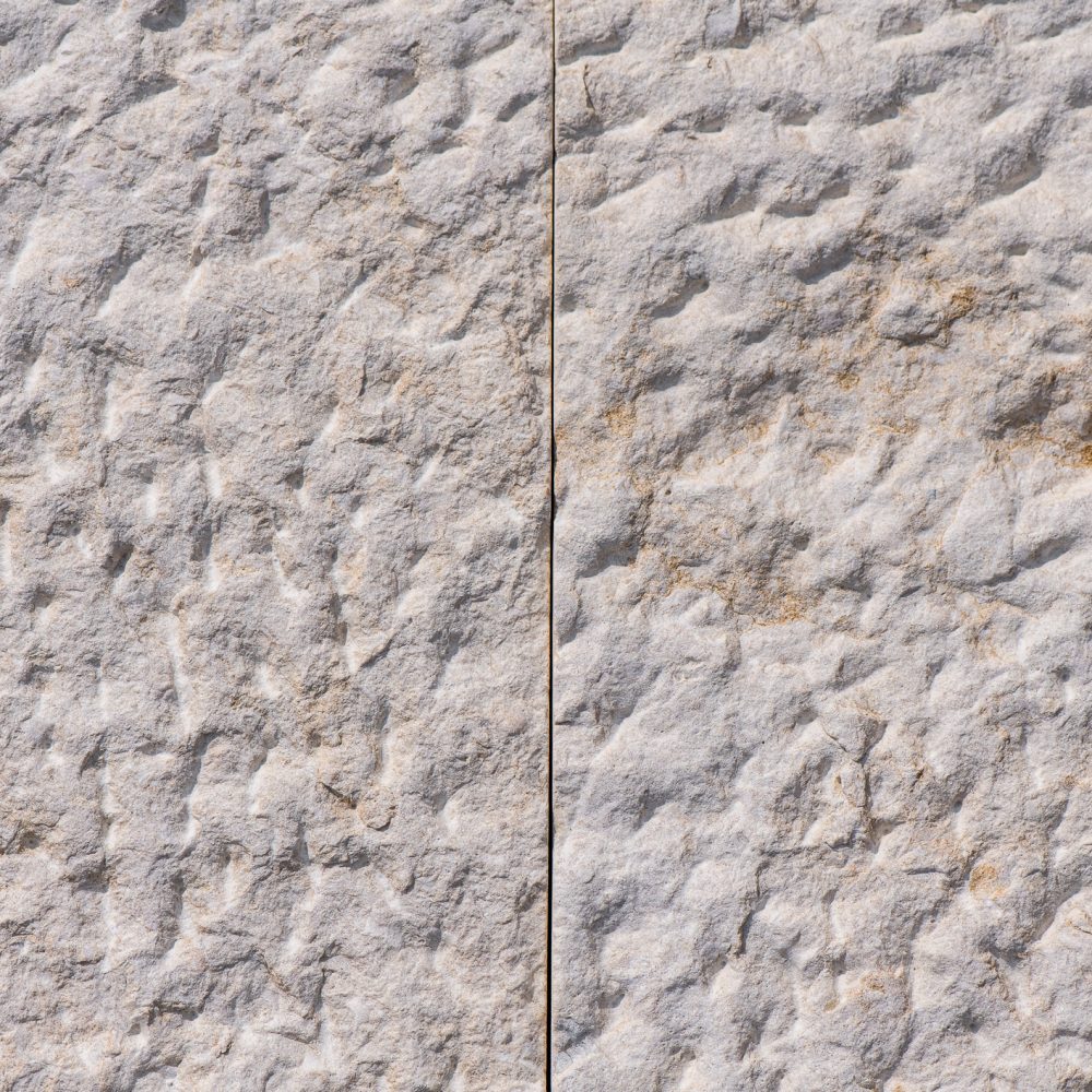 Minya Dusty Rock-Face