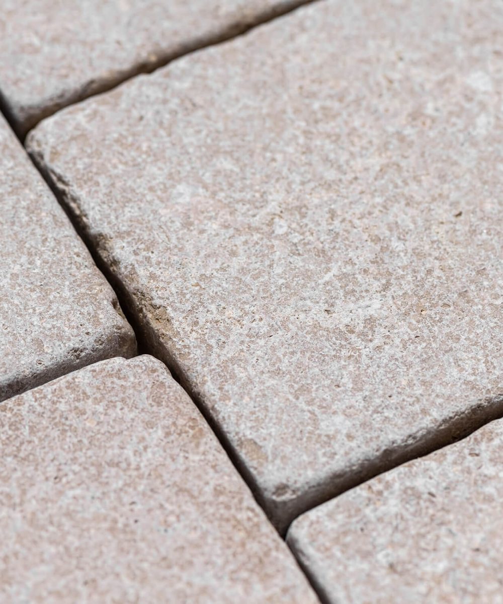 Sinai Pearl Cobblestones Flamed Straight-Edge